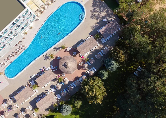 Zefir Hotel Сонячний Берег